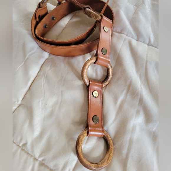 Vintage Unique Leather and Wooden Ring Adjustable Belt - Picture 4 of 14